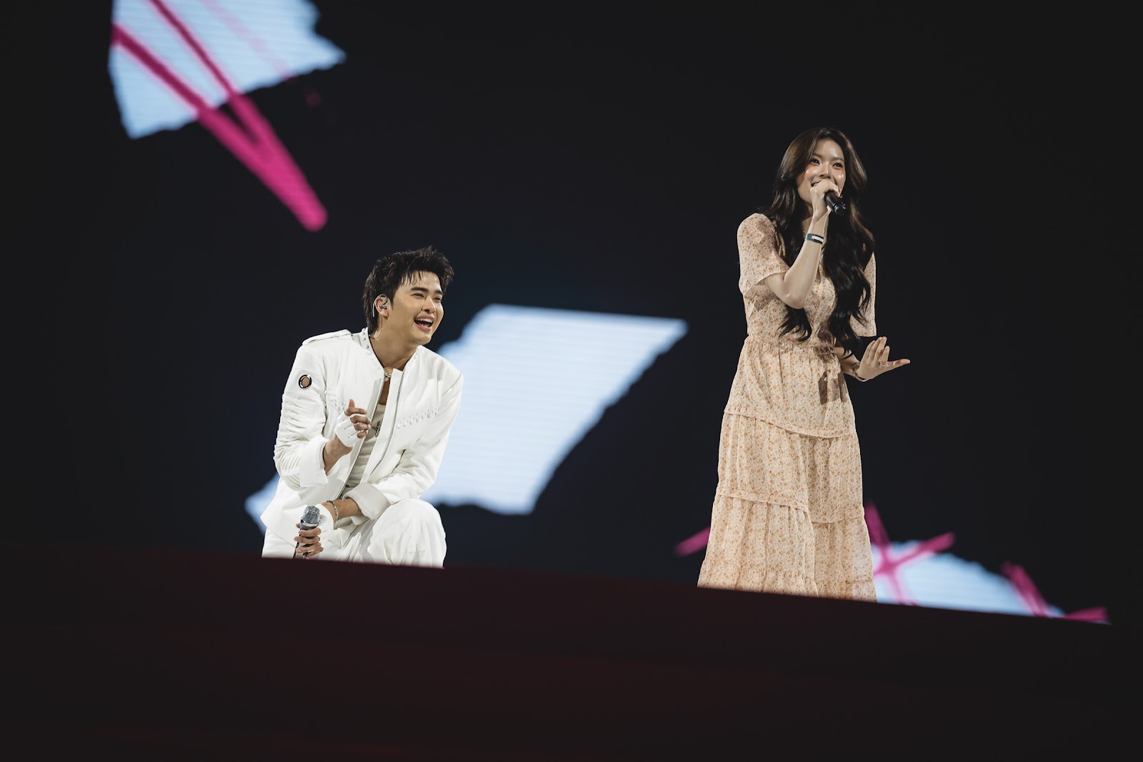 “นนท์ ธนนท์” เสิร์ฟเวที 360° กลางอิมแพคปิดฉาก  “ARENA ENCORE” พร้อมประกาศ EP.04 ปีหน้า “จัดร้อนหน่อยนะครับ” เตรียมบุก “ราชมังฯ” ภาพที่ 40