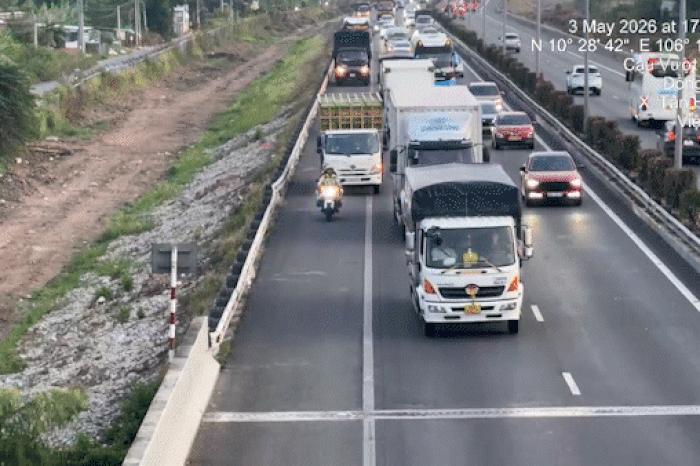 Ngày cuối kỳ nghỉ lễ, người dân đổ về TPHCM, nhiều tuyến đường cửa ngõ ùn tắc - Báo Sài Gòn Giải Phóng