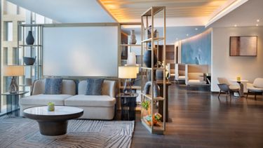 jw-ruhjb-executive-lounge-18864_Wide-Hor