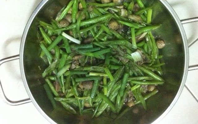 Đậu Que Xào Nấm Rơm