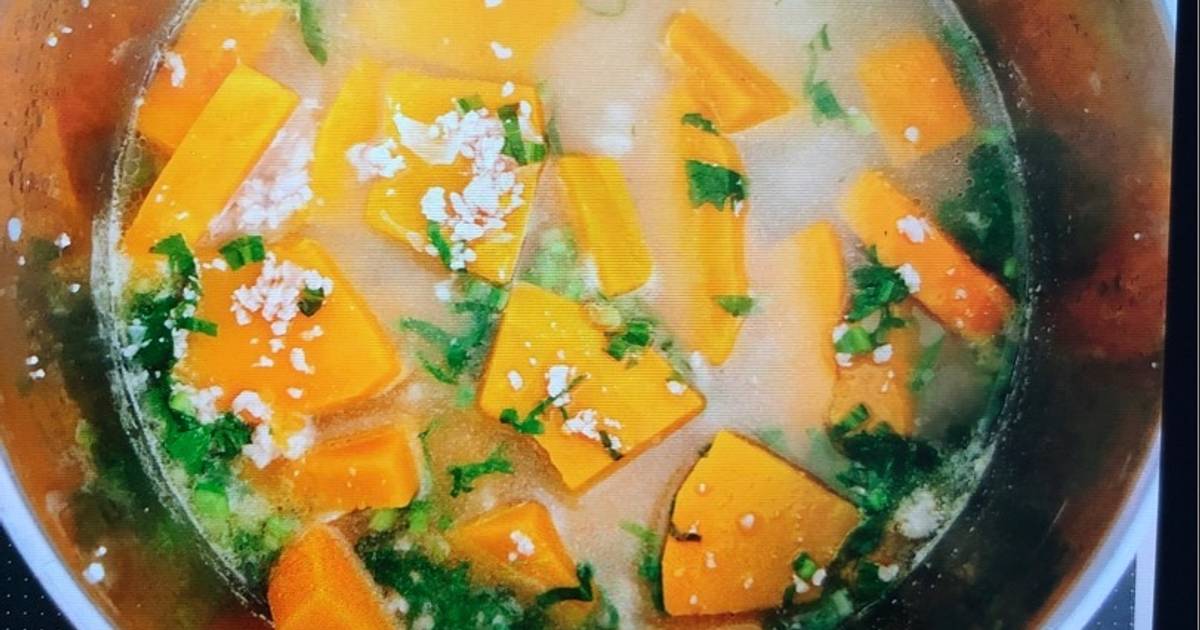 Canh bí đỏ nấu thịt bằm