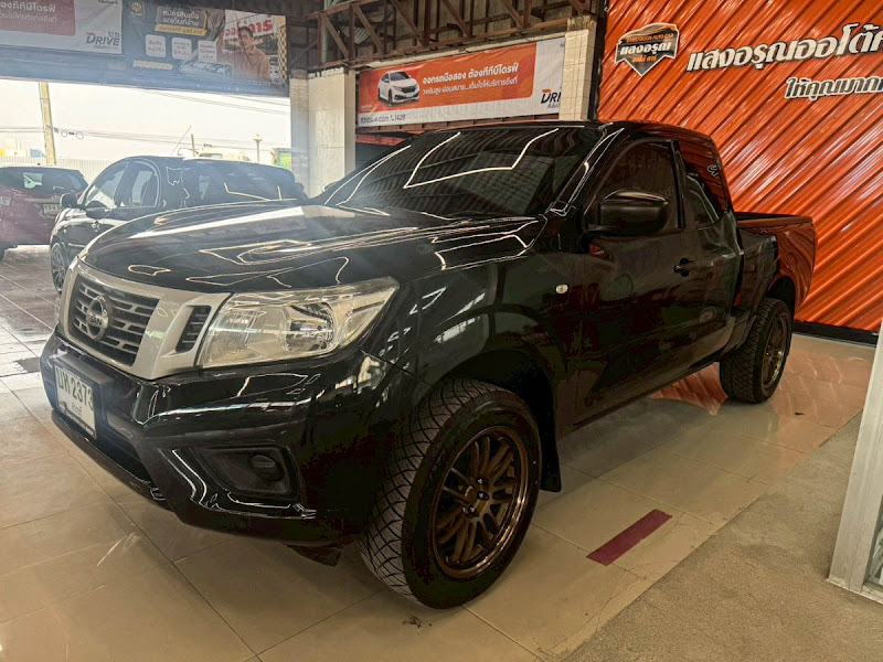 NISSAN NAVARA