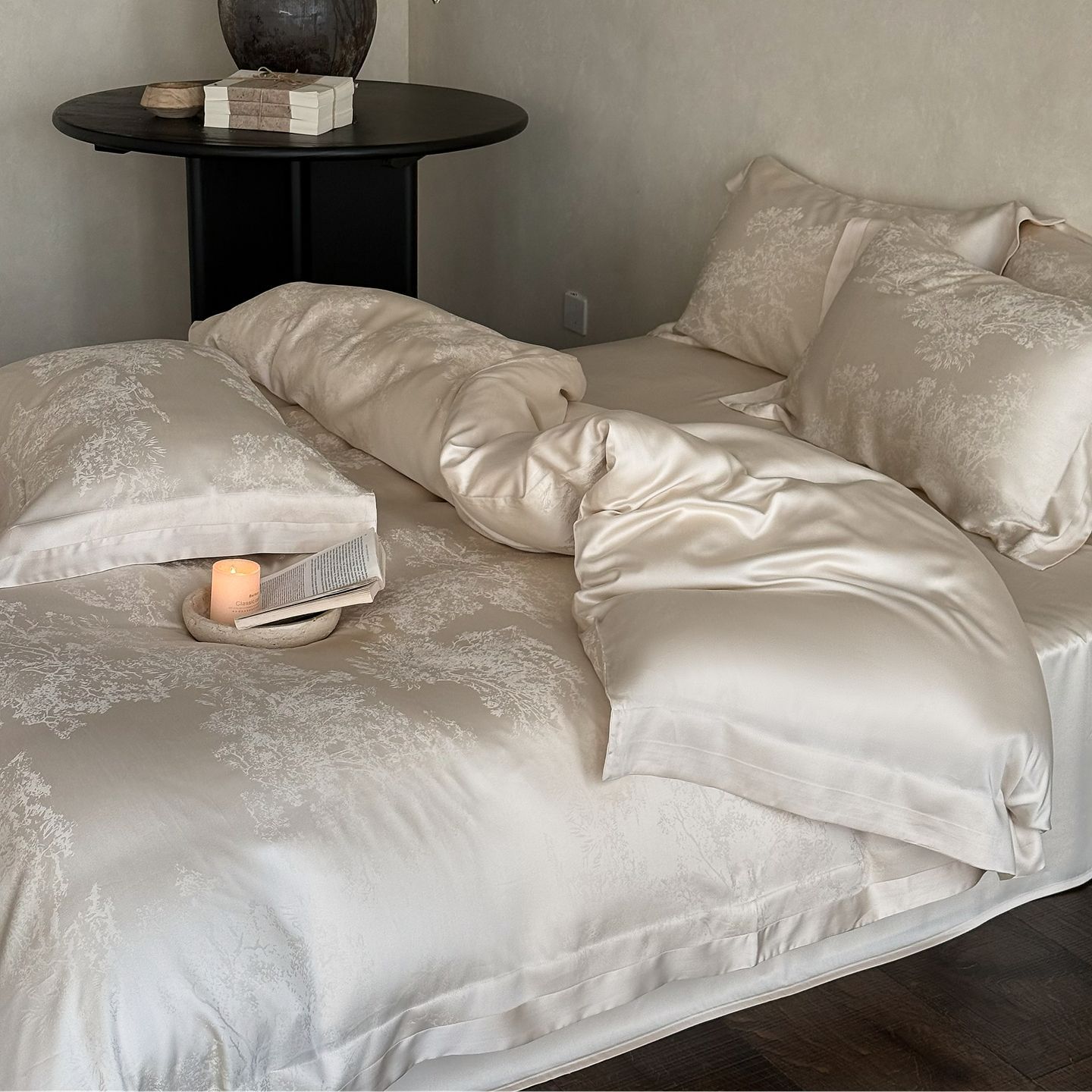 4-piece bedding set, 120 thread count cotton, jacquard weaving
