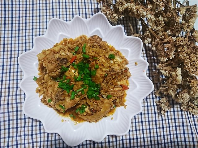 Gà Kho Sả Ớt Nước Dừa