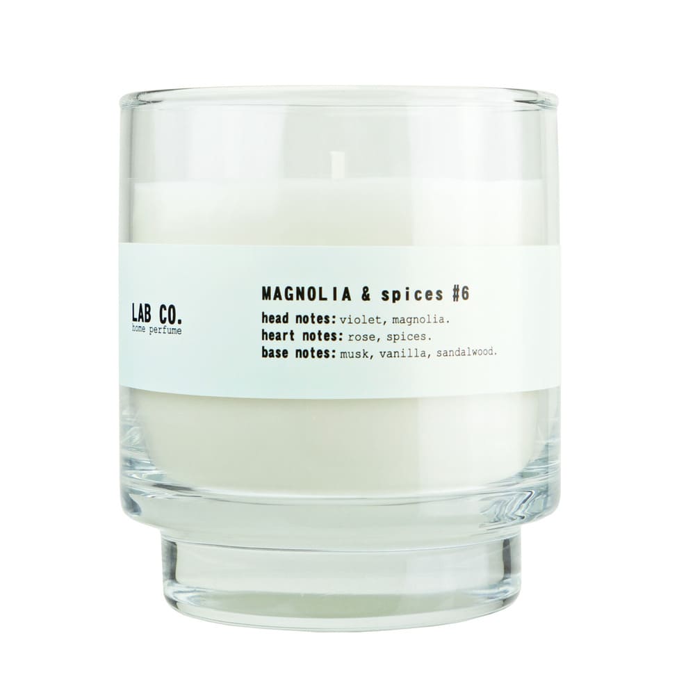 Vela en vaso de vidrio Ambientair™ Lab Co.™ aroma magnolia y especias, 200 g