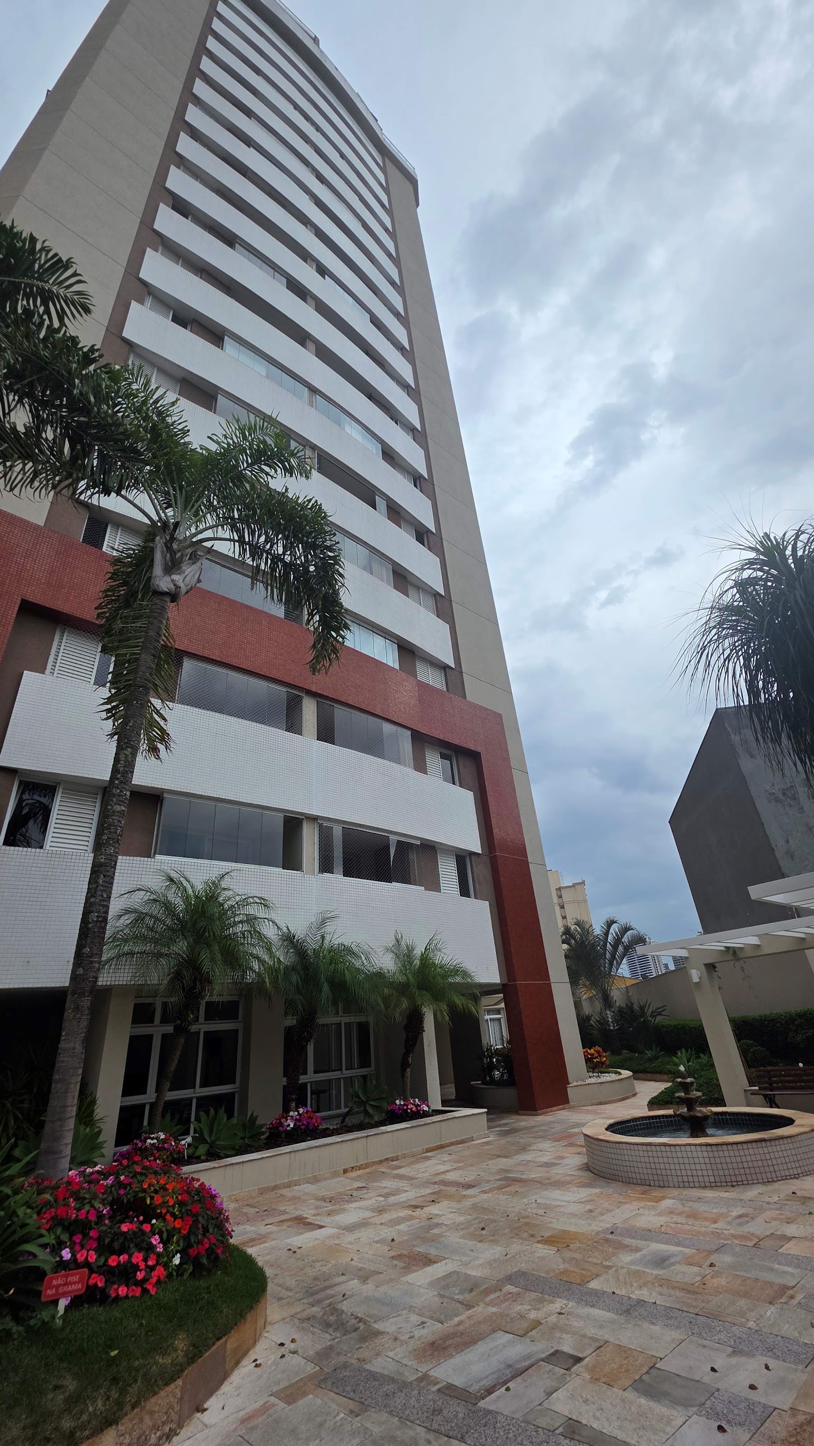 Apartamento 3 Dormitórios com 2 Vagas na Vila Mariana — Vila Mariana, São Paulo