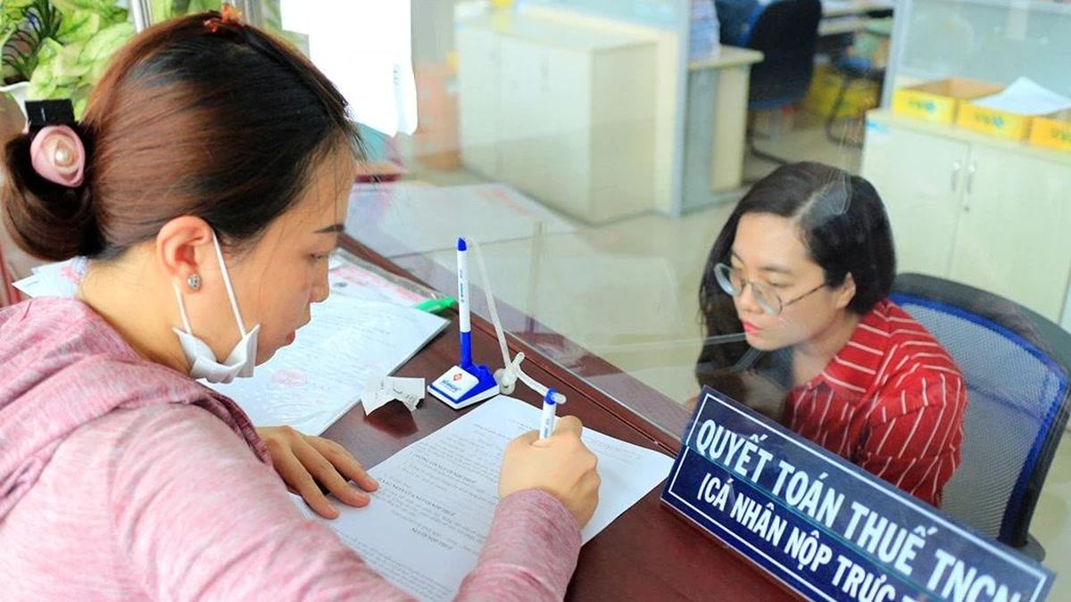 [SPOTLIGHT] Bộ Tài chính đề xuất nâng ngưỡng khấu trừ thuế vãng lai lên 5 triệu - Báo Tri thức &amp; Cuộc sống