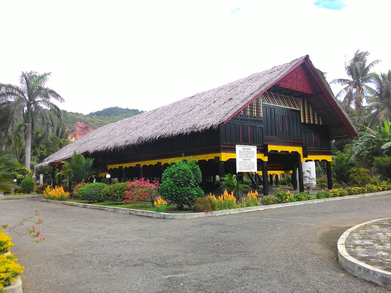 Rumoh Aceh: Warisan Rumah Tradisional Aceh yang Menyimpan Nilai Budaya