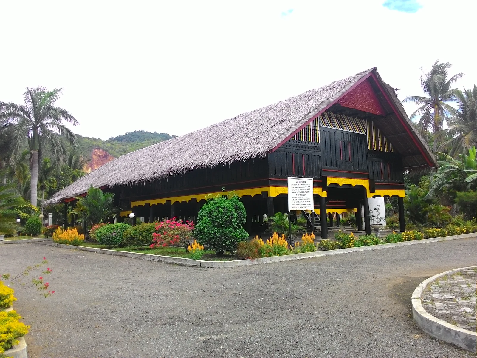 Rumoh Aceh: Warisan Rumah Tradisional Aceh yang Menyimpan Nilai Budaya