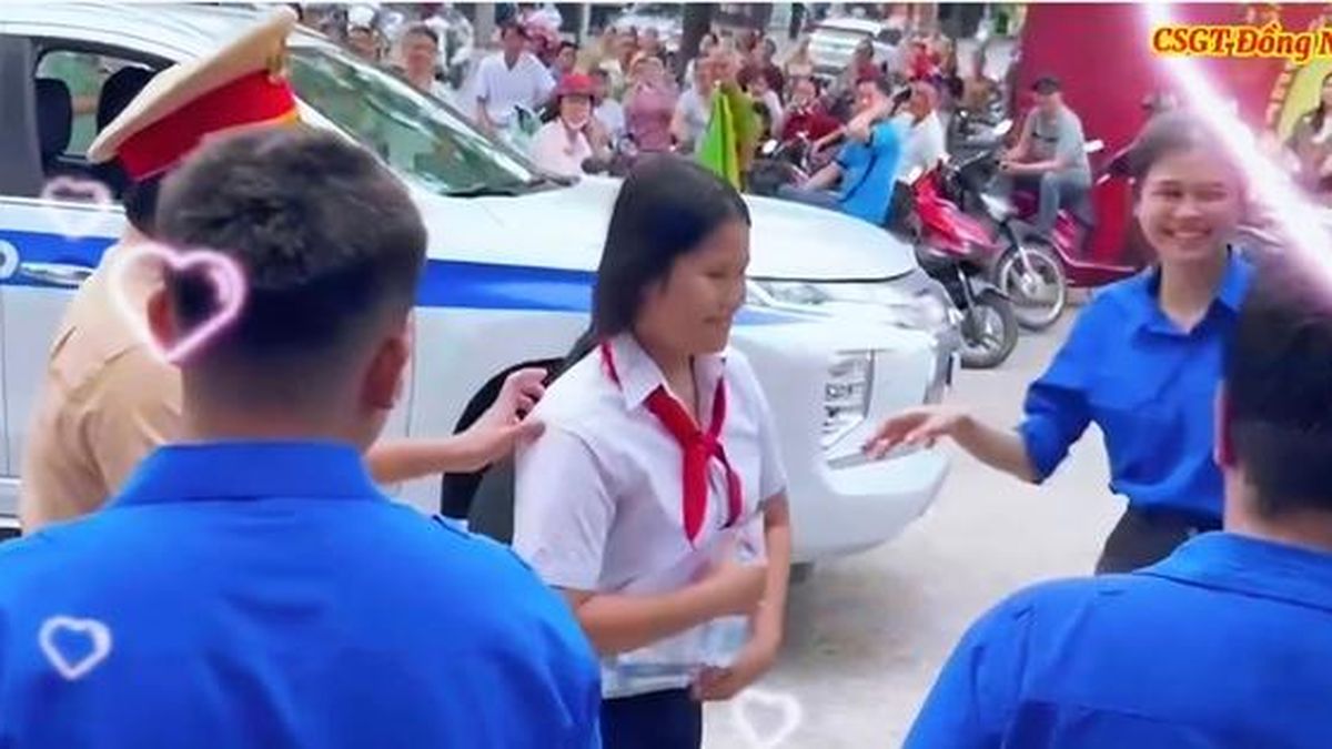'Con lên xe': Hành động đẹp của CSGT Đồng Nai giữa mùa thi lan tỏa mạng xã hội - Tạp chí Người Đưa Tin