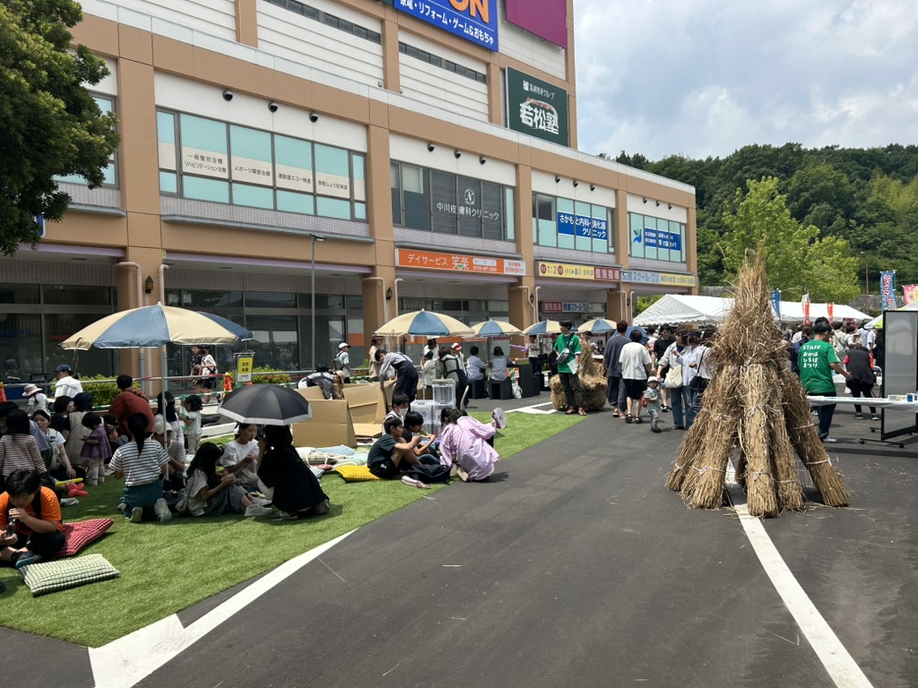 2024年6月2日に岡場駅前で開催されたおかばひろばまつりの様子