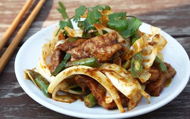 Thịt Heo Xào Tương Ớt