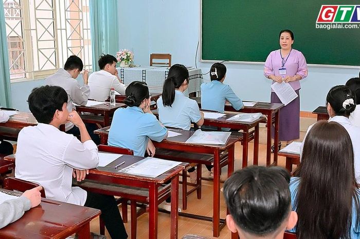 Điểm tin trưa: Hơn 37.900 thí sinh Gia Lai dự thi tốt nghiệp THPT năm 2026 - Báo Gia Lai