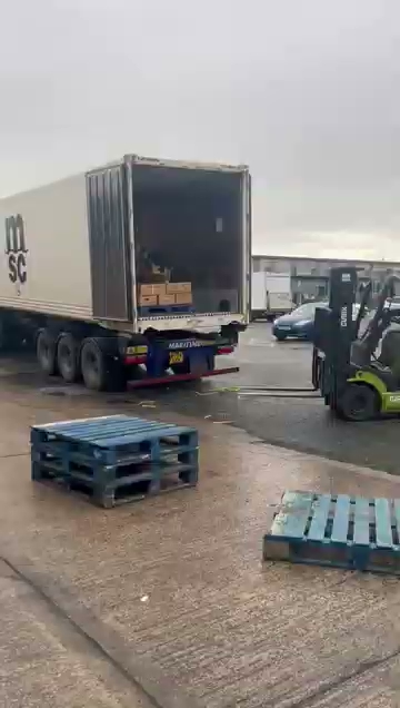 Offloading at customer warehouse
