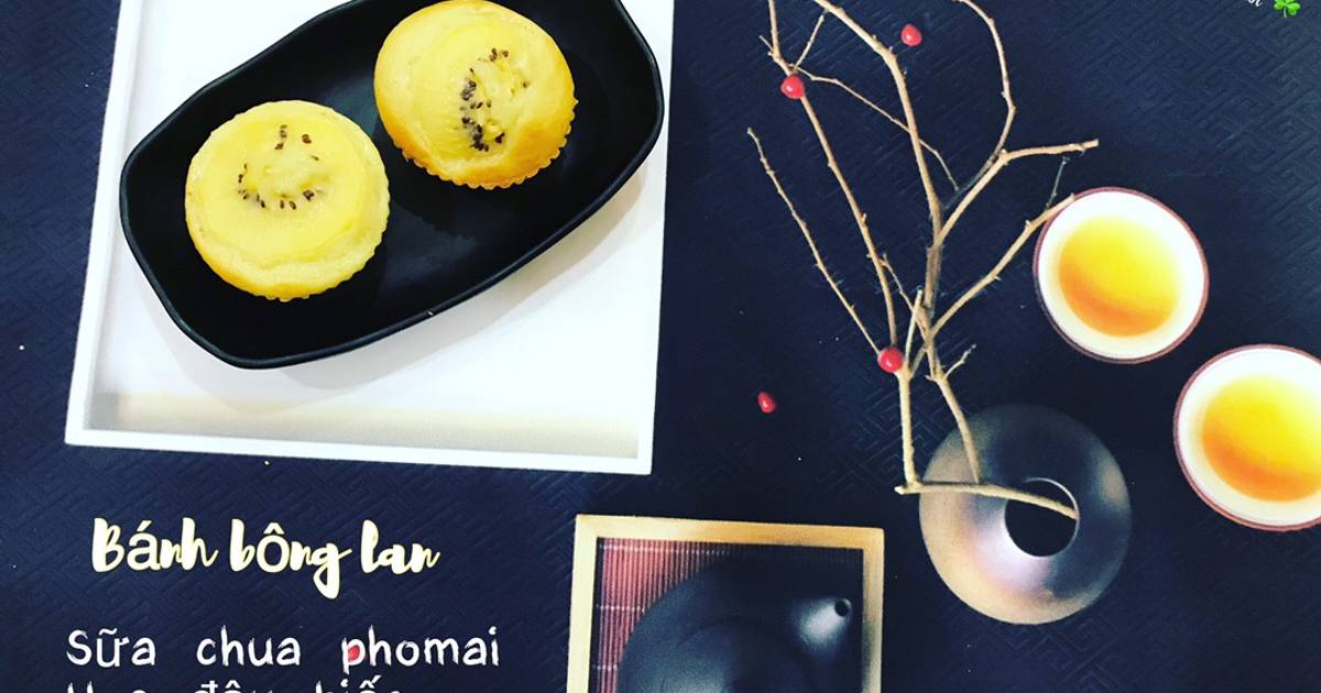 Bánh bông lan sữa chua phomai hoa đậu biếc topping kiwi