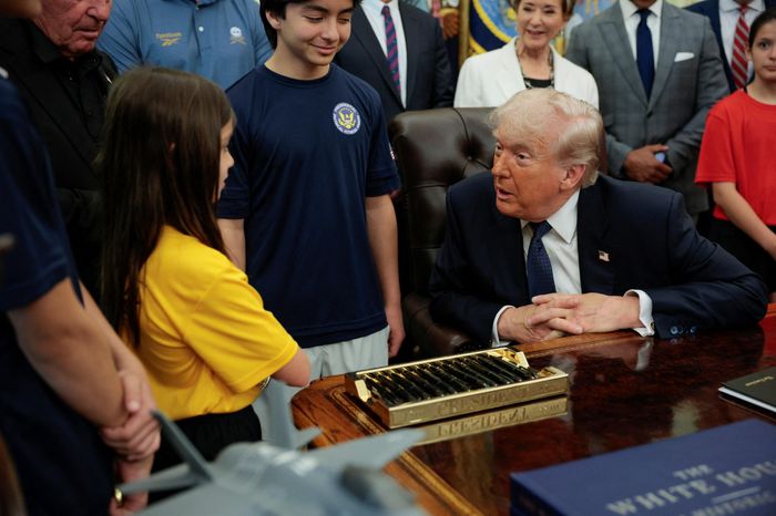 Tổng thống Trump nói gì với trẻ nhỏ về chiến sự Iran? - Tạp chí Tri thức