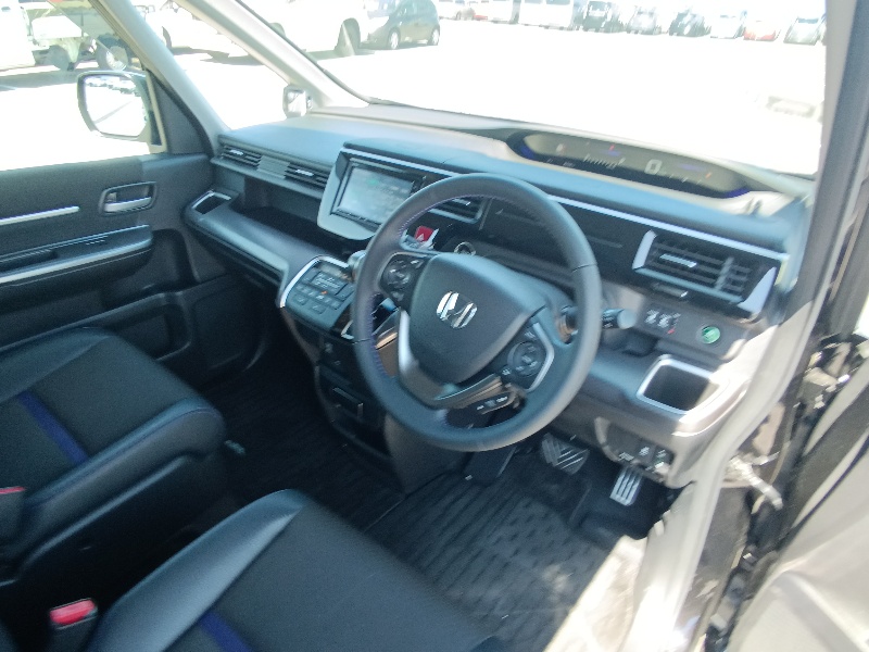Honda Step Wagon Spada