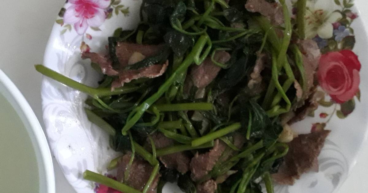 Rau muống xào thịt bò
