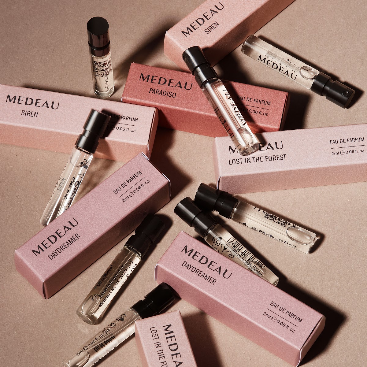 The four Medeau Discovery Set sample vials