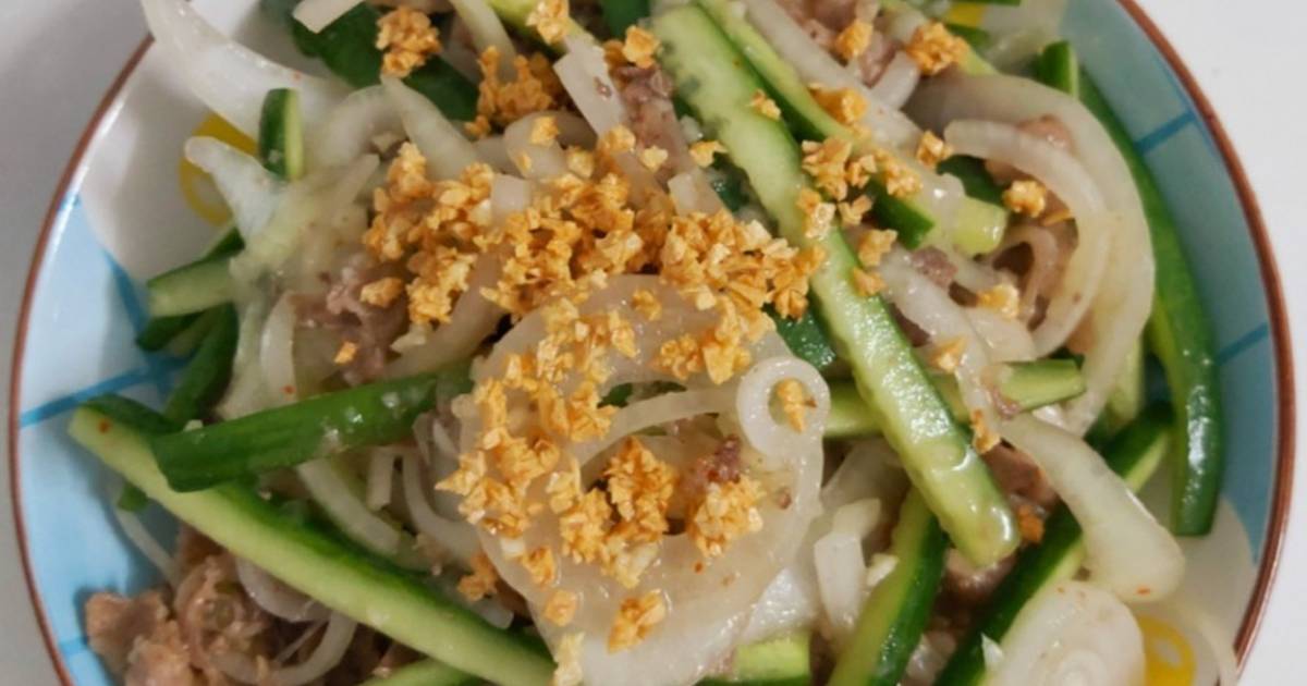 Gỏi bò trộn hành tây