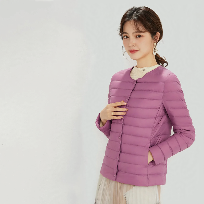 Lightweight women's down jacket with 90% white duck down filling
