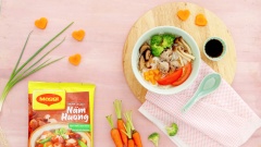 Bún mọc nấm là sự kết hợp giữa những viên mọc tròn thú vị và những nguyên liệu bổ dưỡng chắc chắn sẽ khiến cả bạn và bé đều hài lòng thích thú. Đặc biệt là cách nấu bún mọc cực kỳ đơn giản và nhanh chóng nhé! Hãy cùng Maggi vào bếp, chuẩn bị cho bé cưng những bữa điểm tâm ngon miệng và dinh dưỡng nhé.