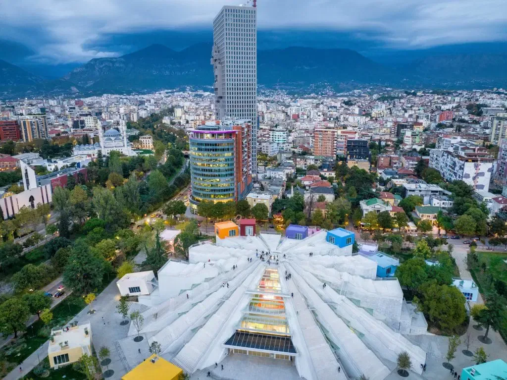 Shqipëria: Rritje ekonomike 3.5% falë reformave BE, energjia sfidë
