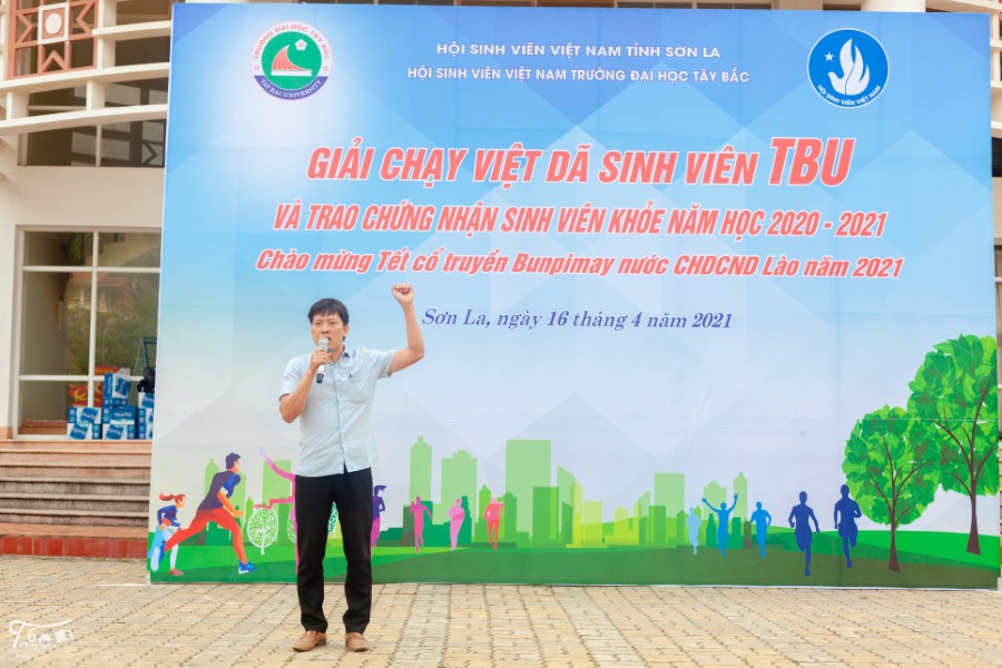 Hội Sinh viên tổ chức Giải chạy việt dã sinh viên TBU và trao chứng nhận “Sinh viên khỏe” năm học 2020 - 2021