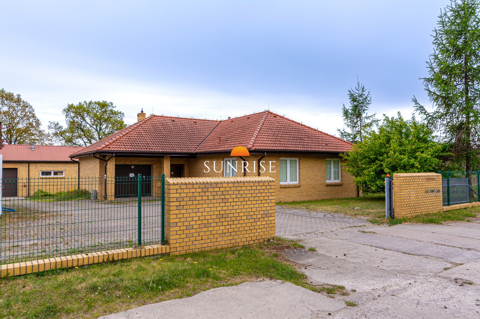 Dom z warsztatem – zamieszkaj lub zarabiaj! — zdjęcie 2