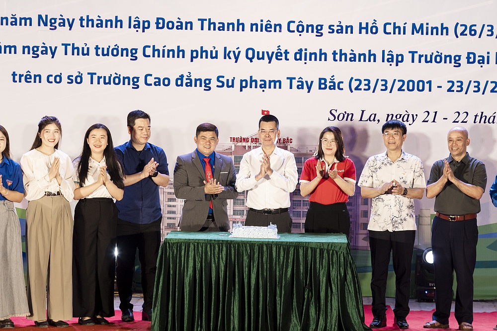 Đoàn Trường Đại học Tây Bắc tổ chức thành công Chương trình Hội trại thanh niên