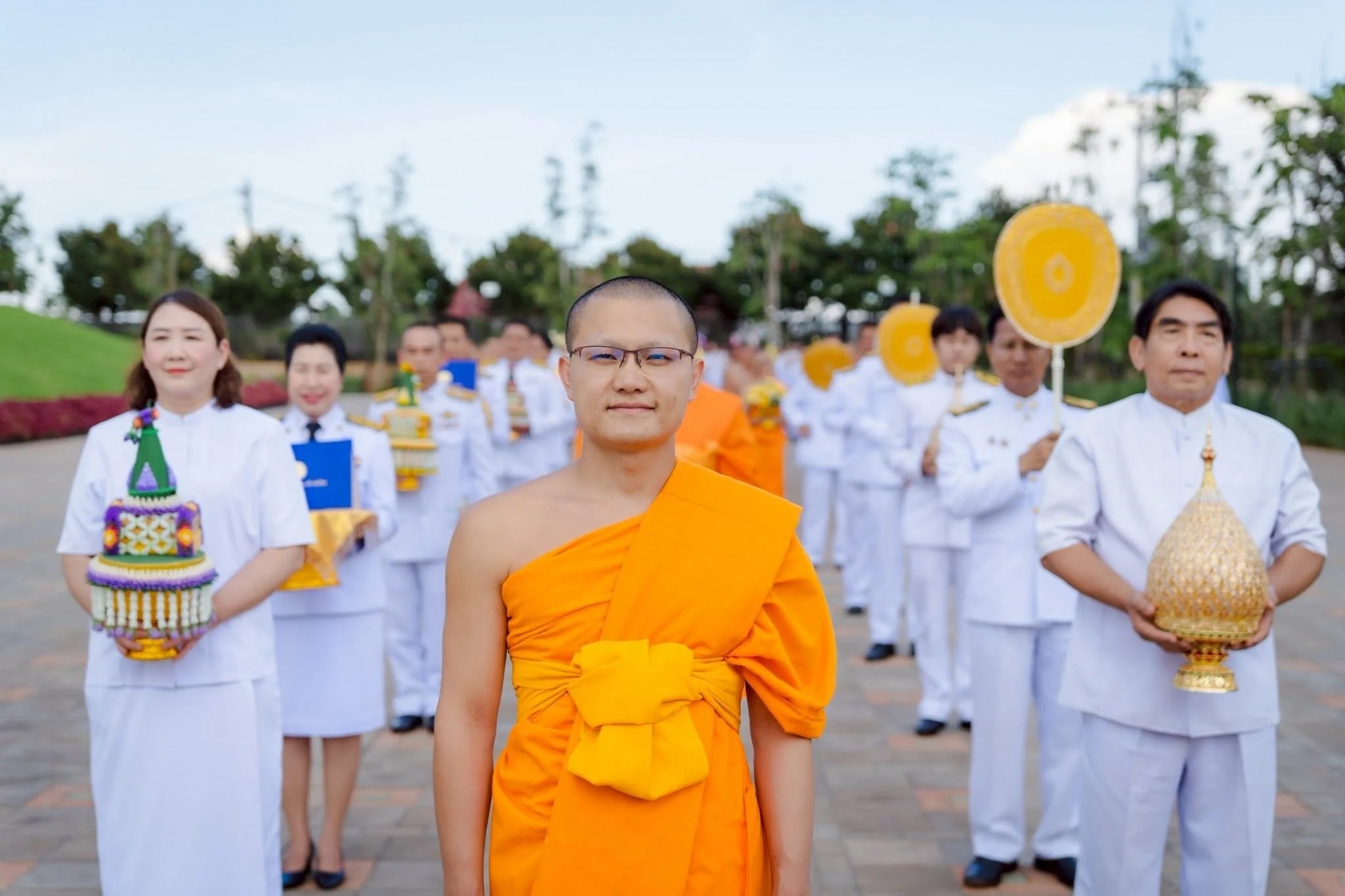 ภาพประกอบ 4 มิ.ย. 69  วัดบ้านขุนได้จัดให้มีพิธีต้อนรับเปรียญธรรม 9 ประโยค และเปรียญธรรม 6 ประโยค ณ อาคารธรรมสภา วัดบ้านขุน ต.บ่อหลวง อ.ฮอด จ.เชียงใหม่ โดยได้รับความเมตตาจากพระมหาเถระเดินทางม