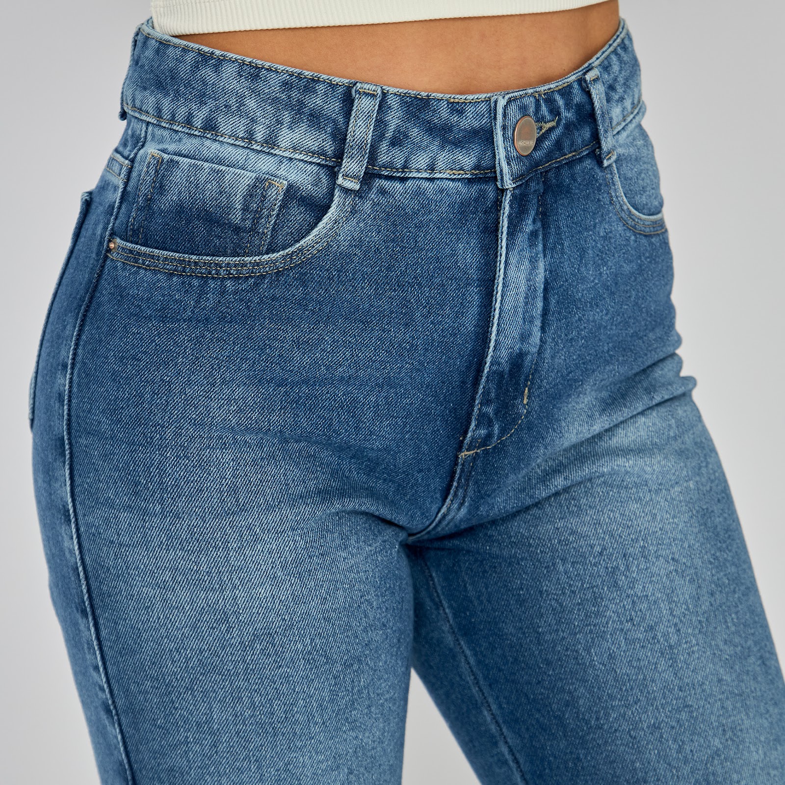 Jean rígido mom fit tiro alto bota tubo  - Vista 5