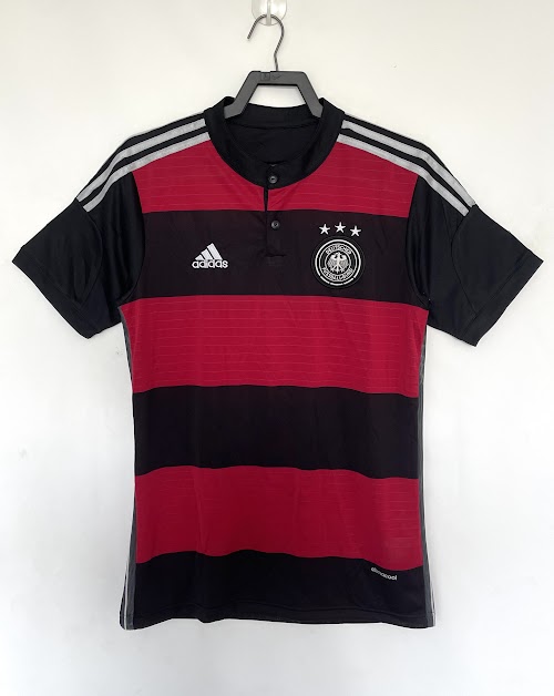 Equipación de visitante de Alemania 2014.jpeg