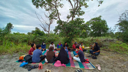 Climate Crisis Education Workshop. Climate crisis education, coastal communities, blue carbon ecosystems, green house gas, green house effect. CarbonEthics Indonesia