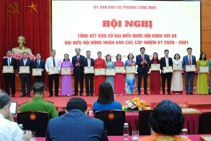 Phường Long Biên tổng kết khen thưởng công tác bầu cử - Đài Phát thanh và truyền hình Hà Nội