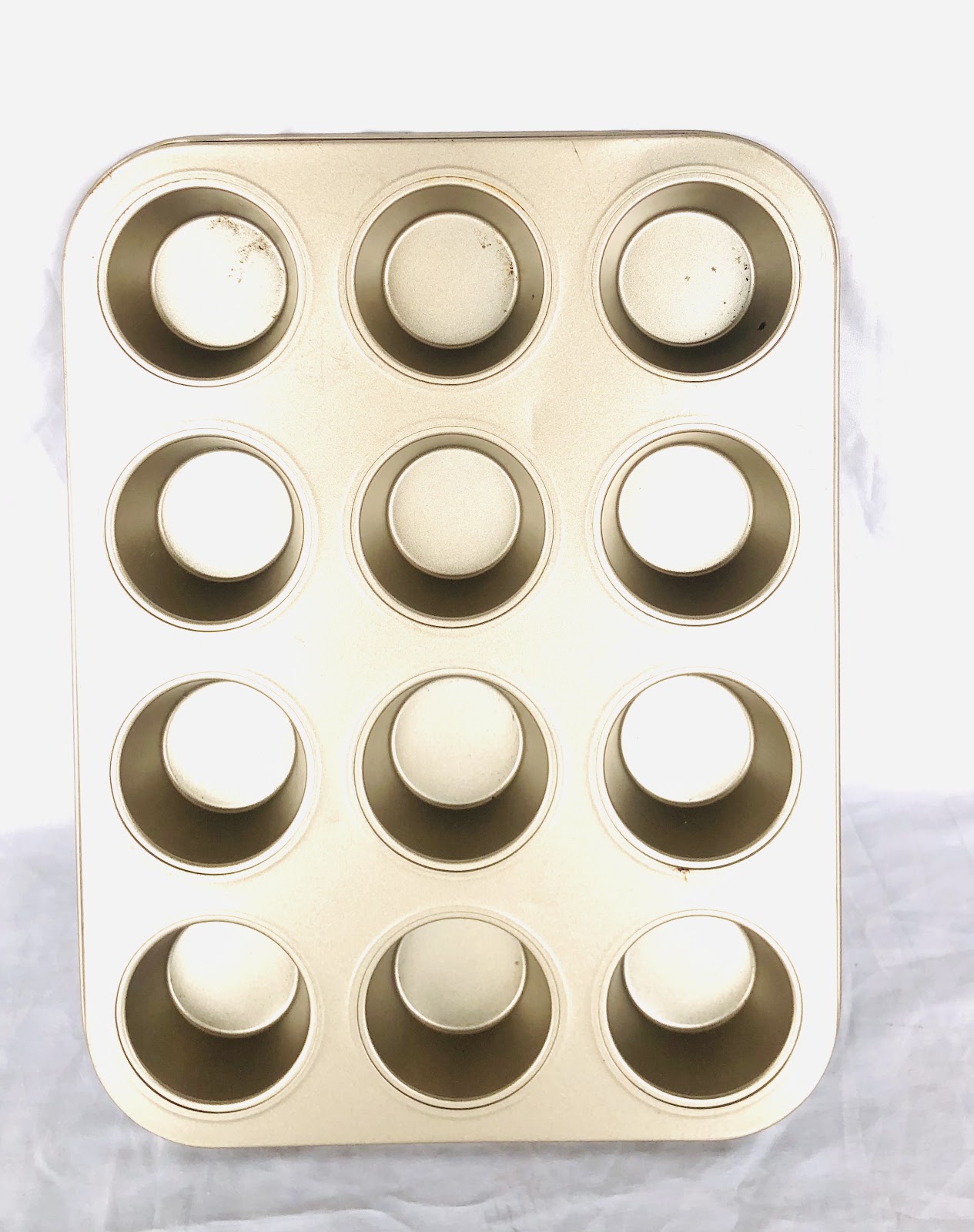 Photo 2 of 12 Holes Cupcake Pan