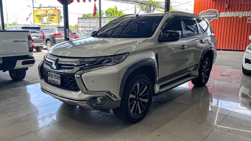 MITSUBISHI PAJERO
