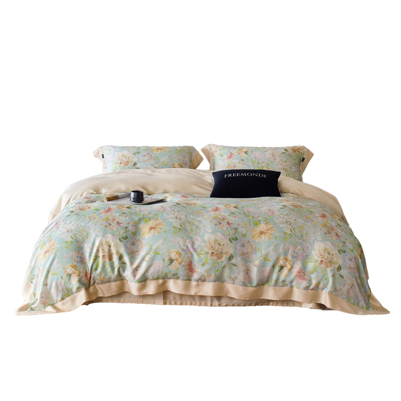 Lyocell bedding set with floral pattern
