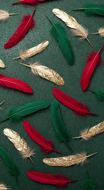 Christmas Feathers Red Green Gold Glitter Festive Pattern - Free mobile Wallpaper