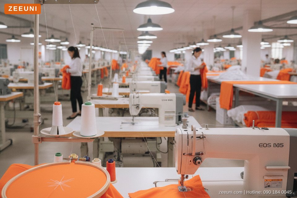 Dịch Vụ May Đồng Phục Theo Yêu Cầu – In Logo, Thêu Logo, Số Lượng Lớn | Zeeuni