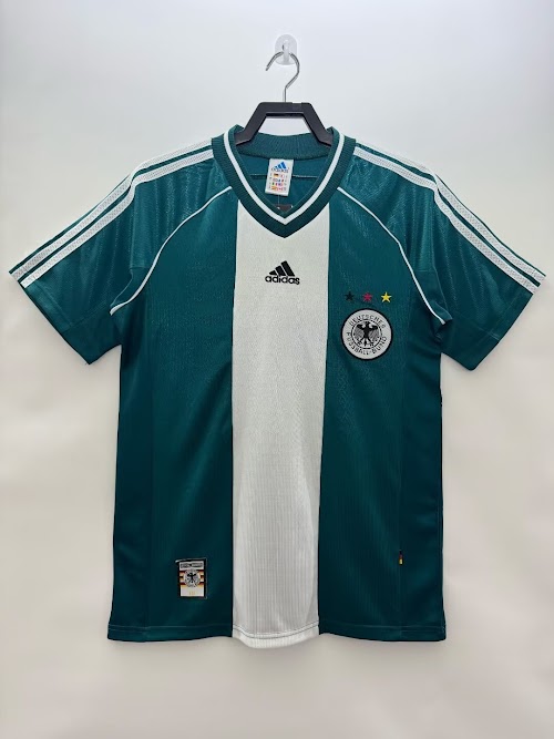 Equipación de visitante de Alemania de 1998.jpg