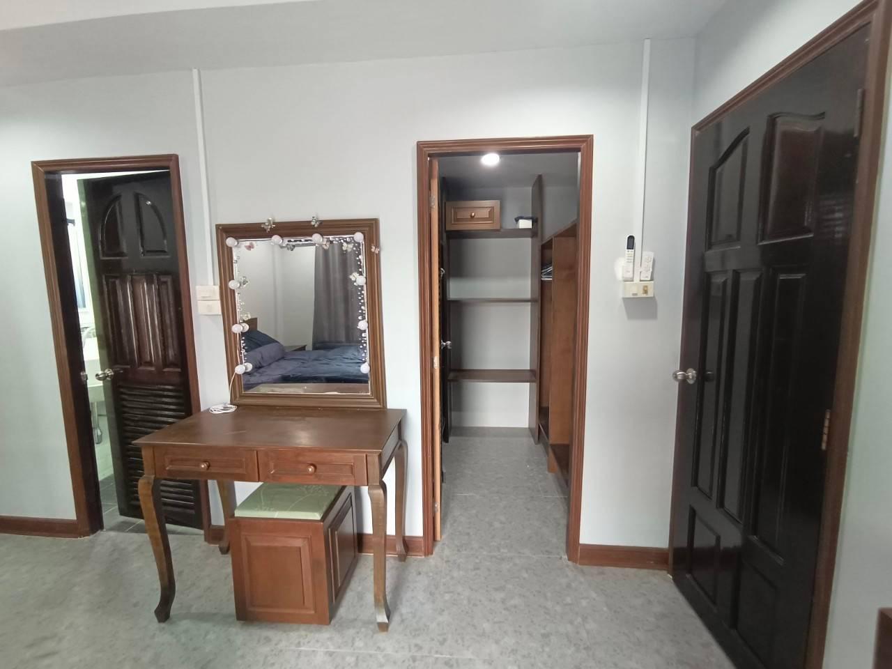 One Tower - 1 Bed, Floor 8 6