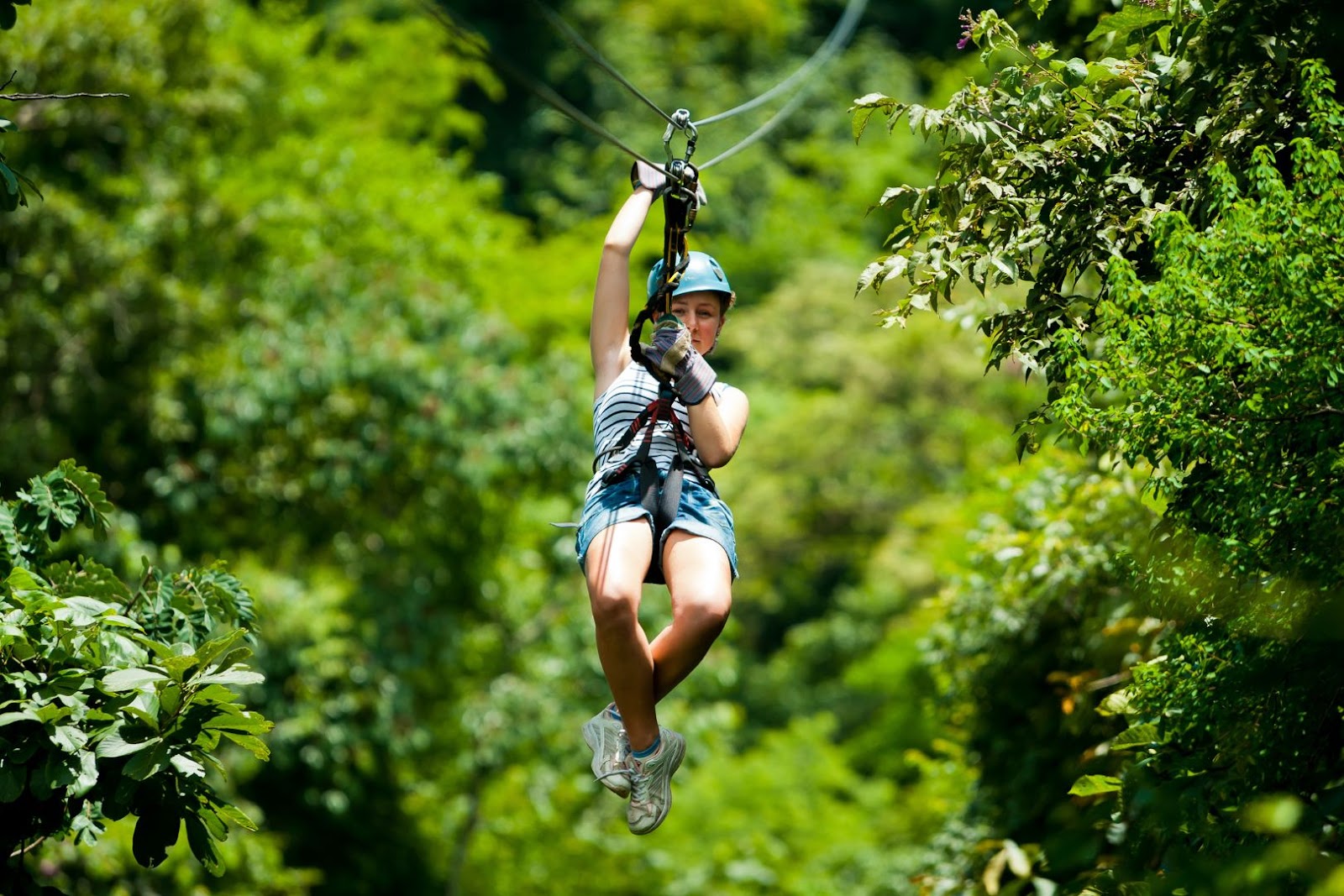 Costa Rica female ziplining