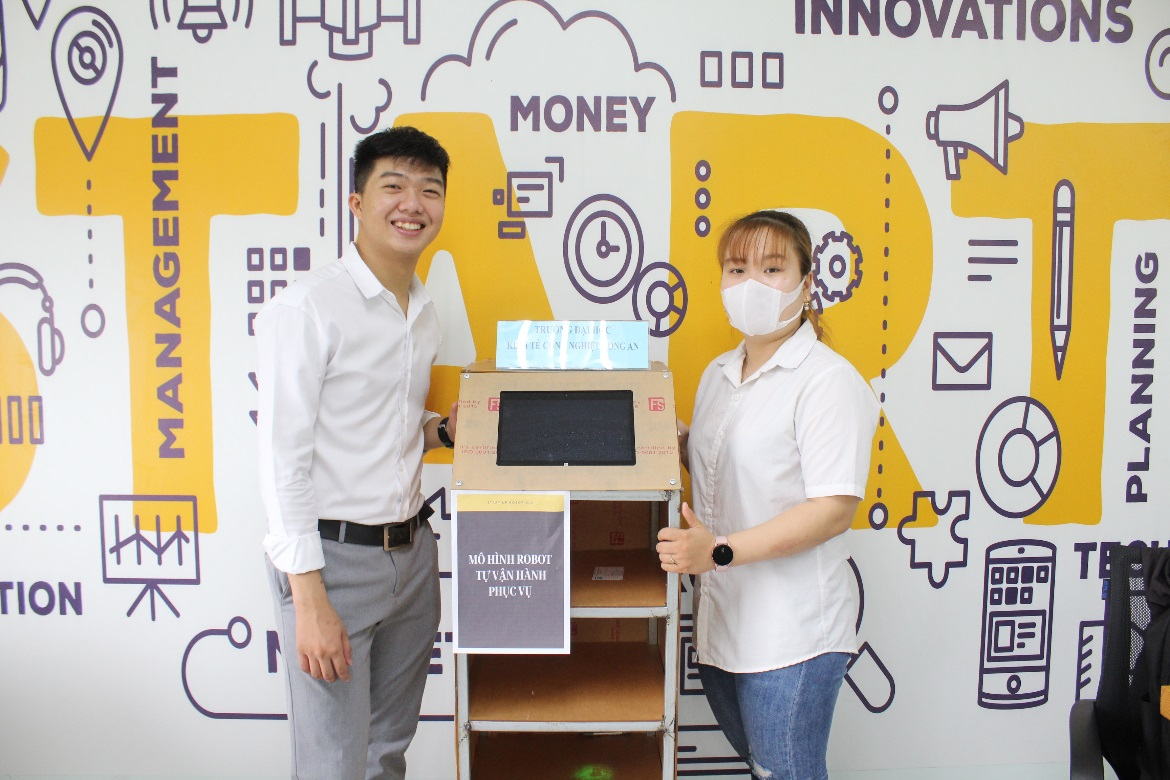 Mô hình Robot tự vận hành phục vụ