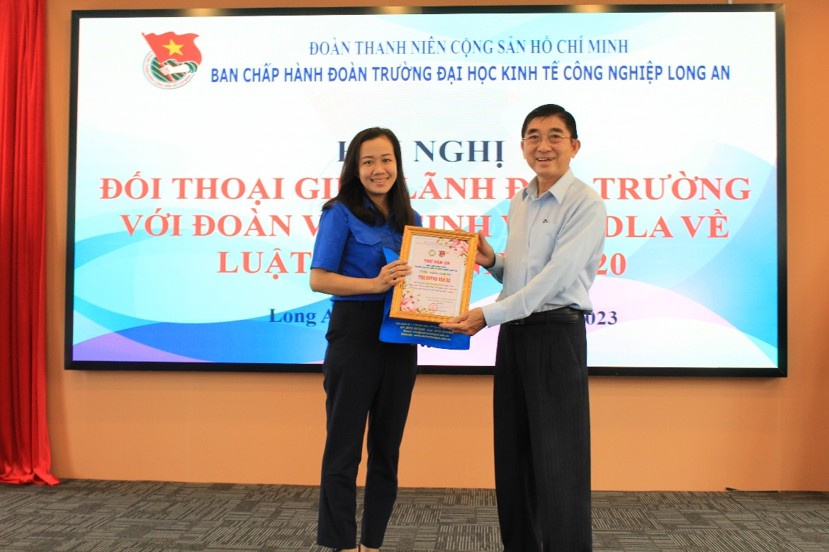 Thư cảm ơn và quà gửi đến báo cáo viên chương trình