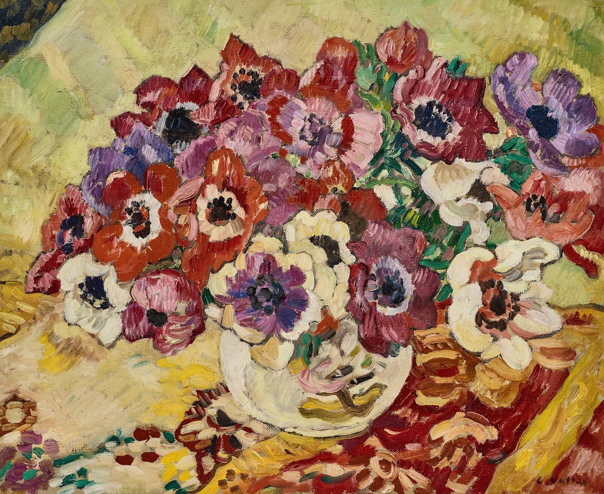 Bouquet danémones au vase à loiseau sur fond jaune circa 1928