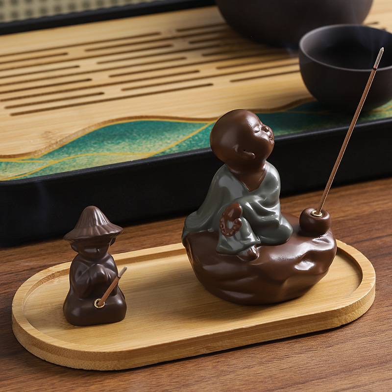 Incense holder lotus leaf and fisherman, resin