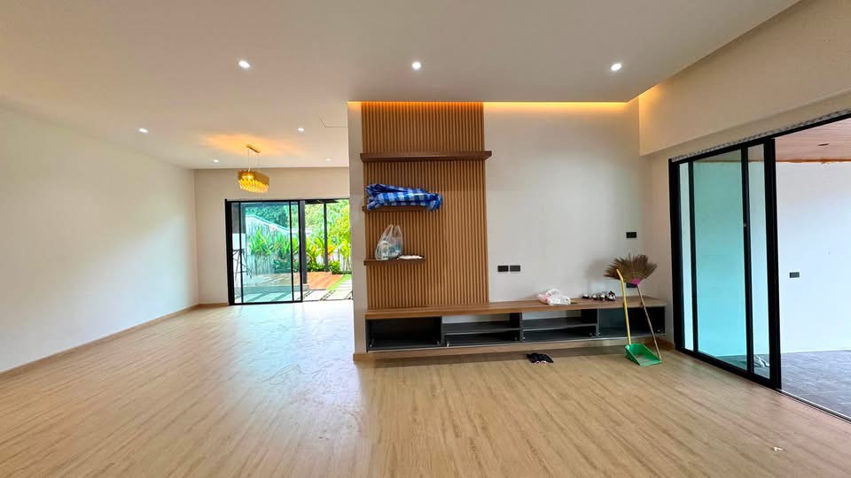 หมู่บ้านภูเก็ตธานี · ใกล้โรบินสันถลาง 4