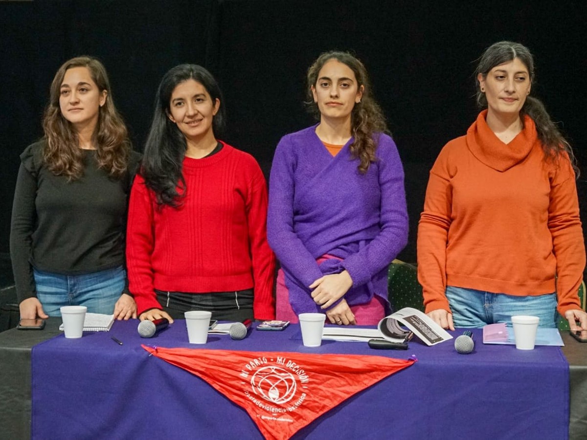 Se presentó en río grande “gestar, parir y nacer en tierra del fuego”