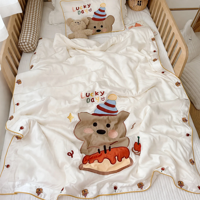 Summer blanket made of Lyocell with silk filling